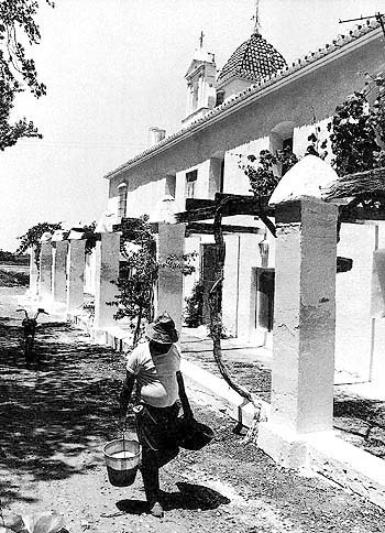 Alquera del Magistre in Alboraia con porche frente a sta / Alquera del Magistre in Alboraia with pergola porch in front