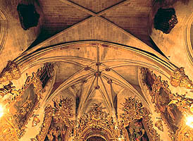 Cabecera de la iglesia de Santa Mara de Alicante. (Foto Jarque, Biblioteca Valenciana) / Chancel of the church of Sta. Mara in Alicante (Photograph: Jarque. Valencian Library)