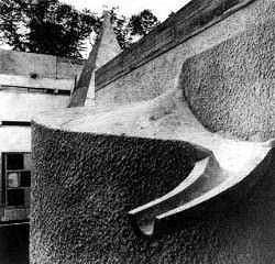 Grgola del convento de La Tourette. K. Frampton, Le Corbusier. Akal Arquitectura. Madrid, 2000.