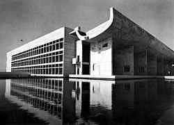 Chandigarh. Palacio de la Asamblea. Le Corbusier. uvre complte vol. 8 Artemis Zurich, 1970.