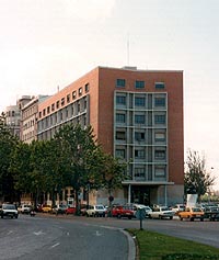 Centro sanitario municipal. Avda. Navarro Reverter esquina a Plaza de Amrica, Valencia/Municipal health centre. 		Corner of Avda. Navarro Reverter and Plaza de Amrica, Valencia