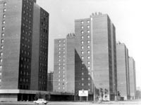 Grupo Vicente Mortes de 1200 viviendas tipo social, Valencia. Bloques 15 plantas/ Vicente Mortes complex of 1200 social housing type units, Valencia. 15 storey blocks